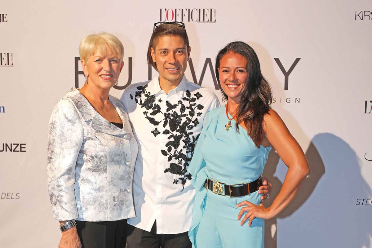 Maria-Rauch-Kallat-&-Alexis-Gonzalez-&-Giusy-Versace