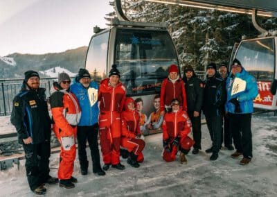 Feierlich enthüllt: Skifamilie Aigner bekommt eigene Gondel